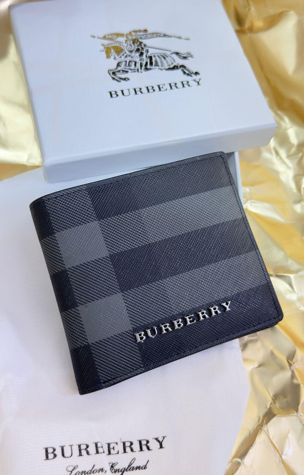 Assorted branded mens wallet