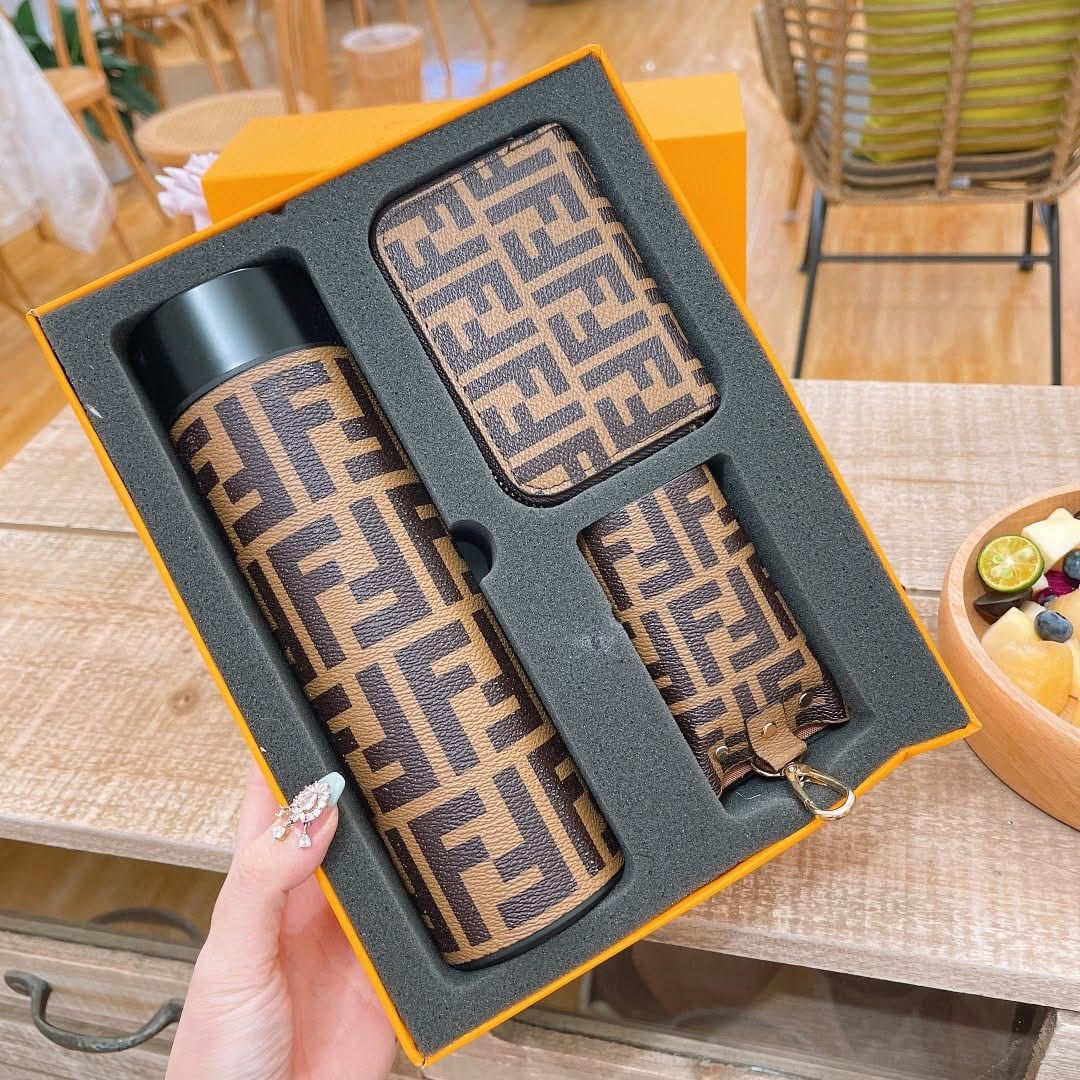 Set thermos and key holder