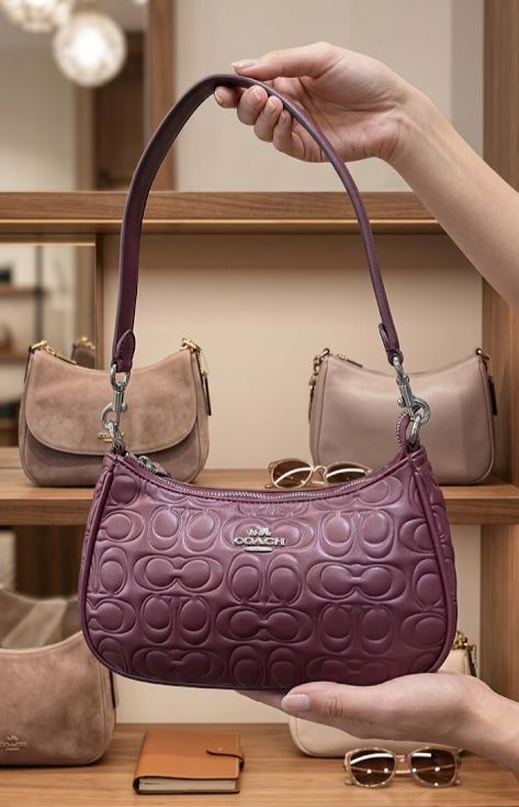 CC SHOULDER BAGS