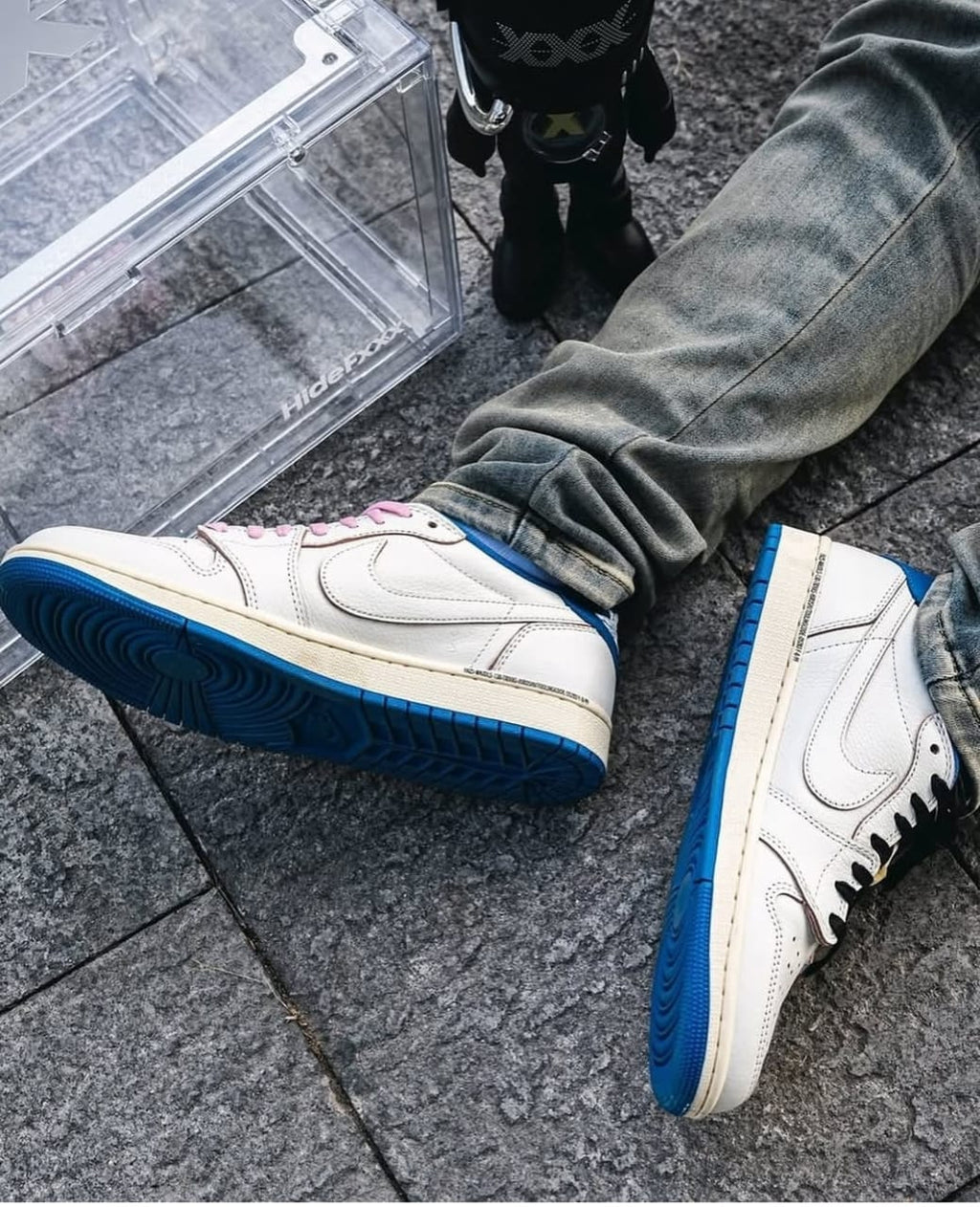 NIKE AIR JORDAN RETRO 1 X