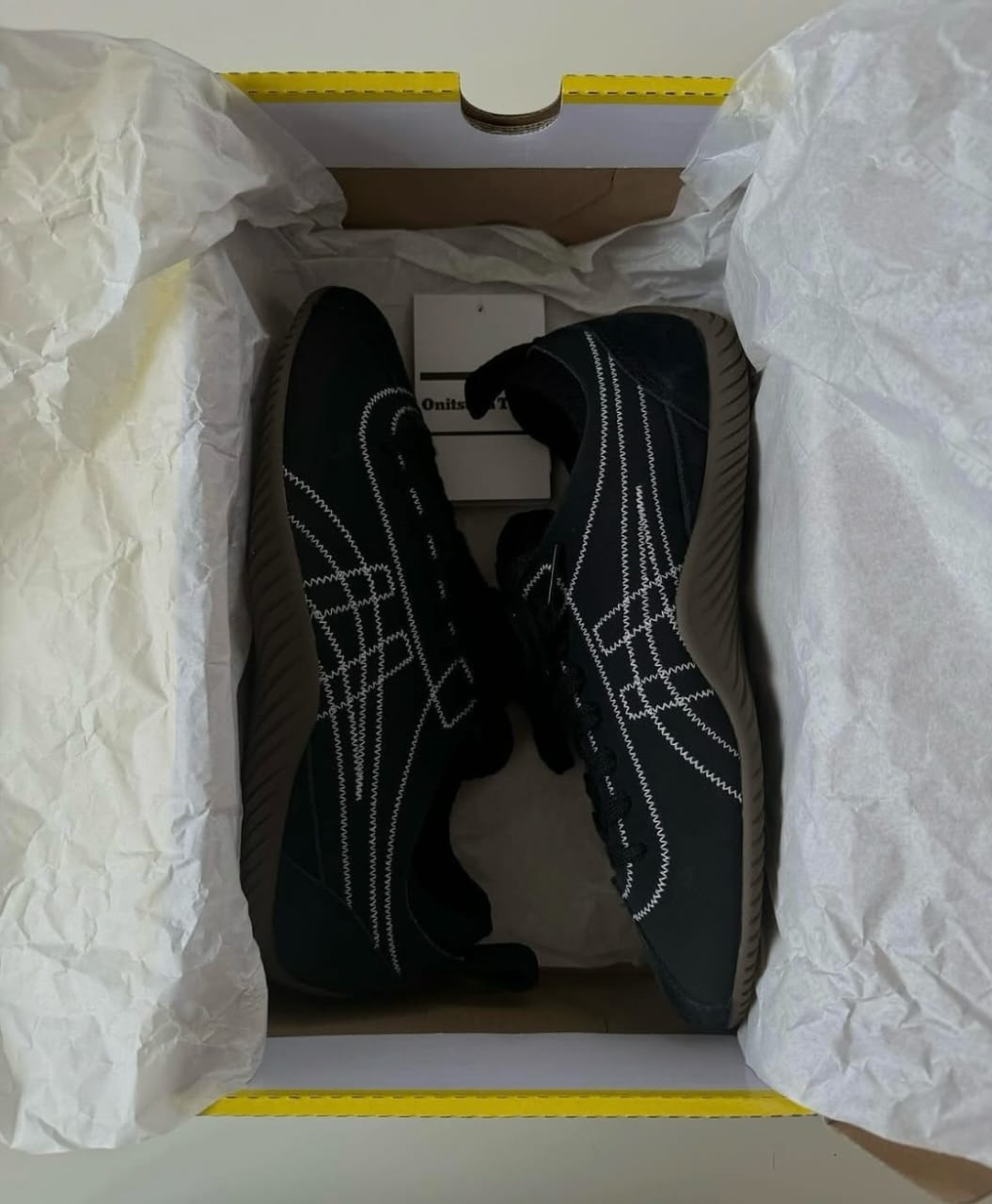 Onitsuk tiger sclaw black white