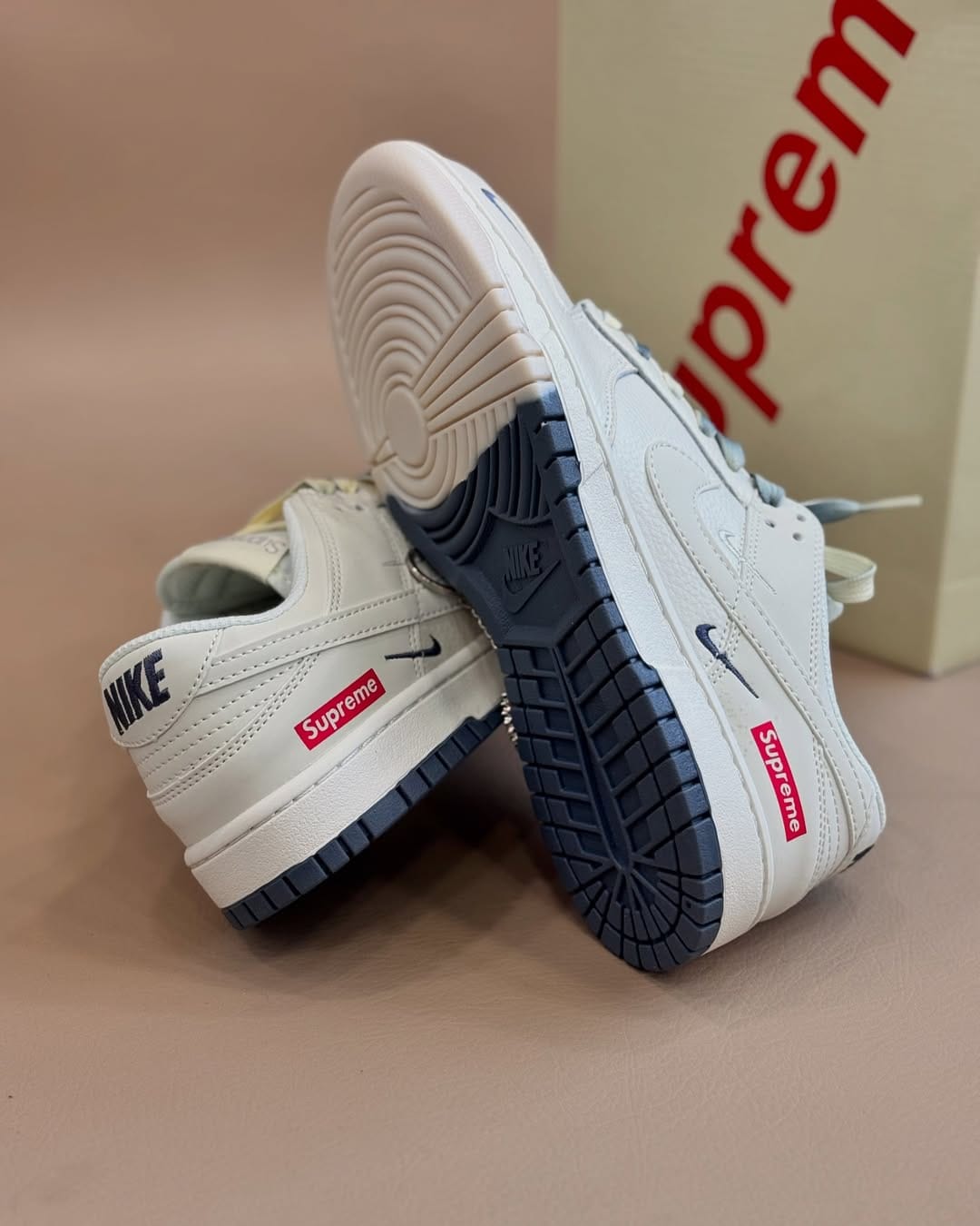 Supreme x Nike DUNK Low