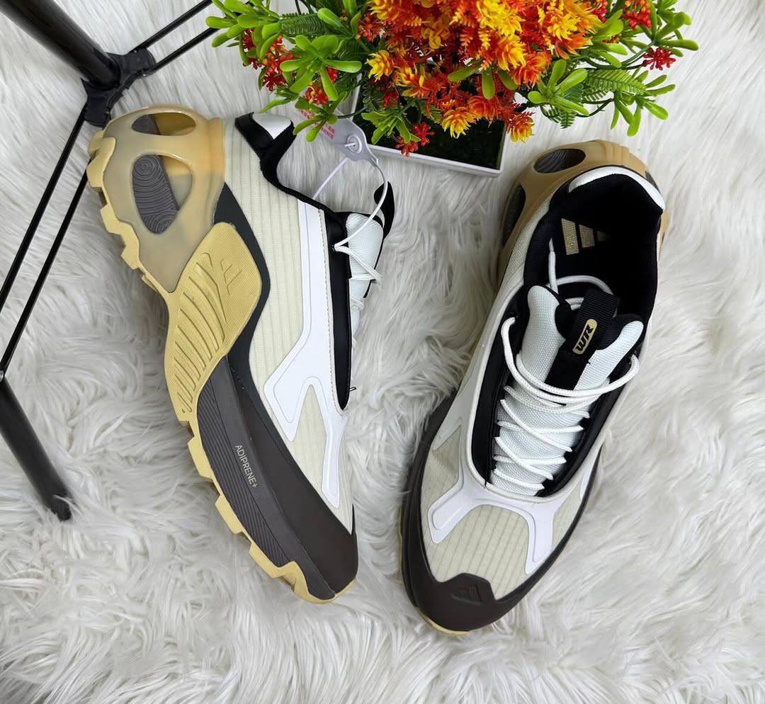 ADIDAS WONDER RUNNER