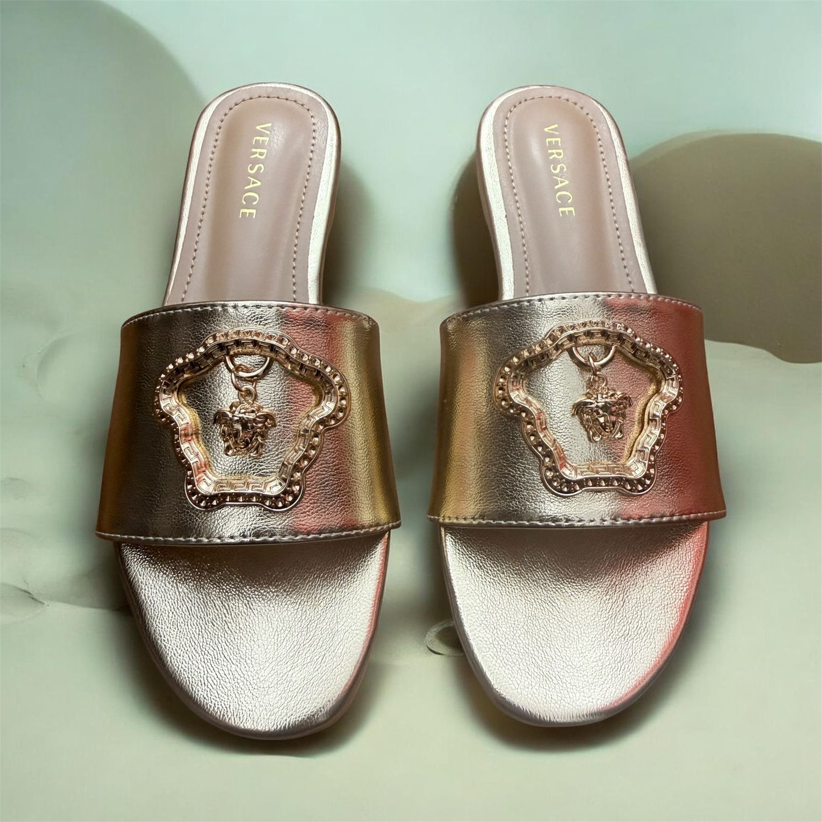 MEDUSA FLAT SLIDES