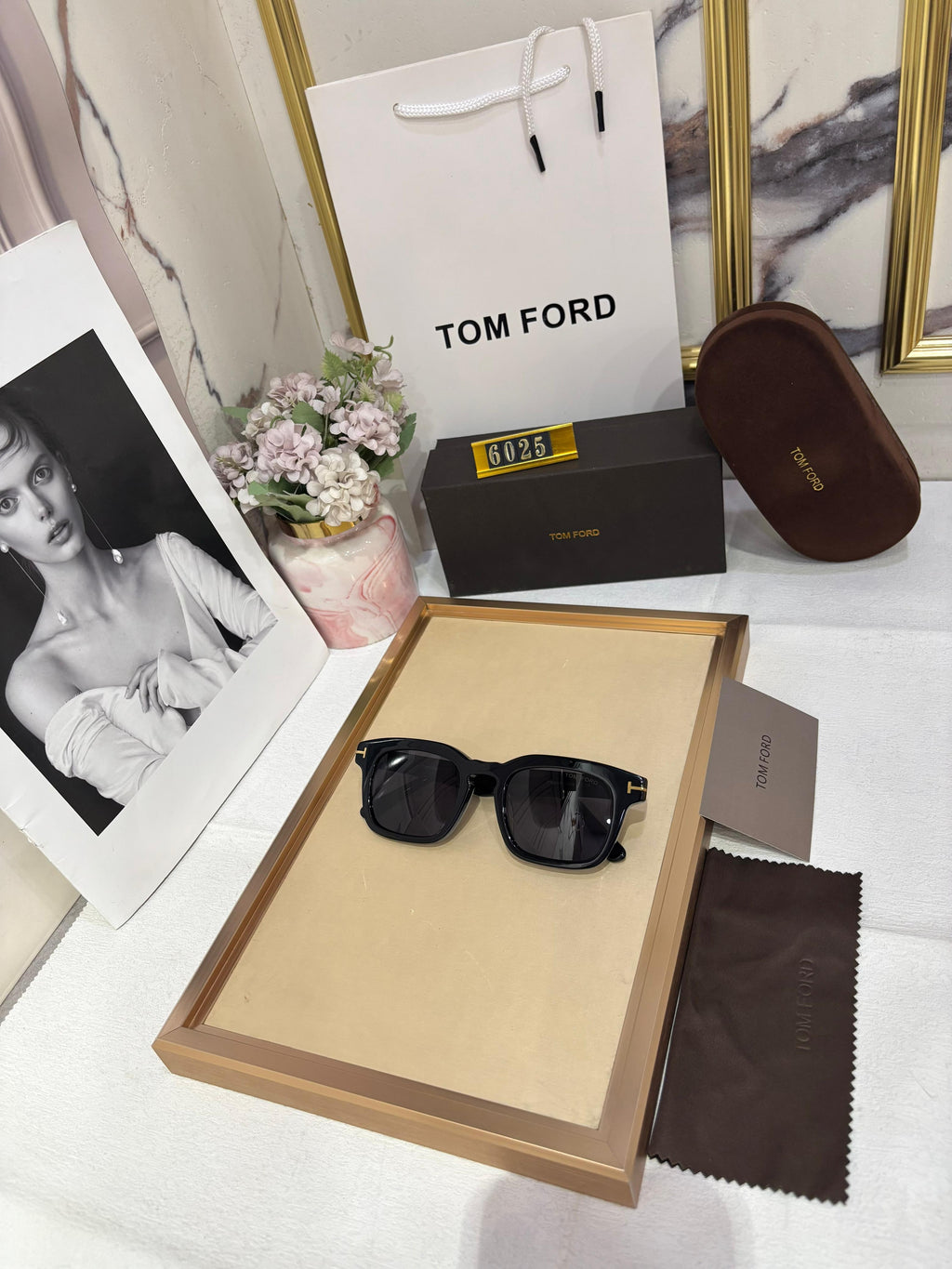 TF unisex sunglasses