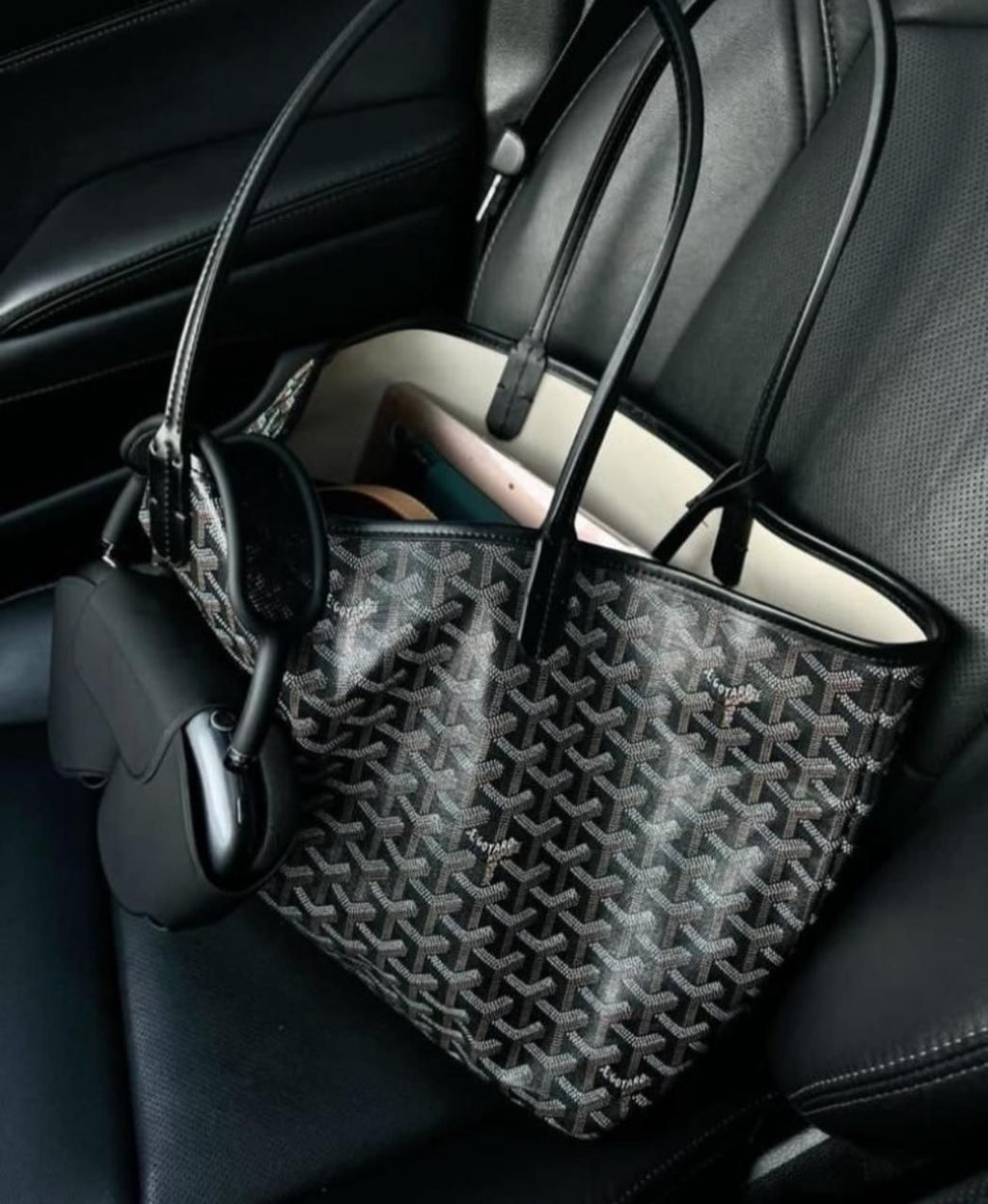 Medium sized tote bag