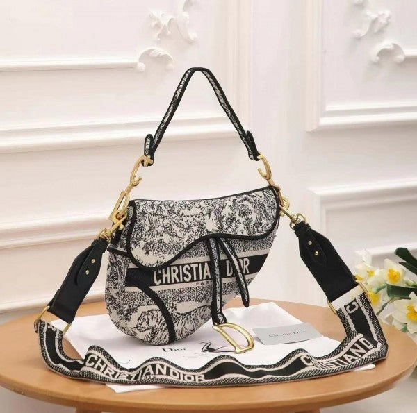 Saddle jungle edition