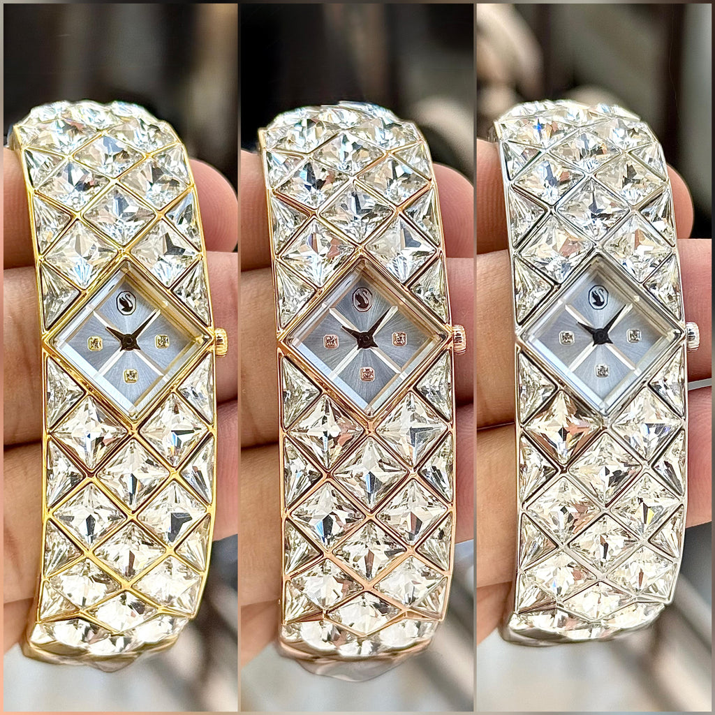 CURIOSA CRYSTAL BANGLE