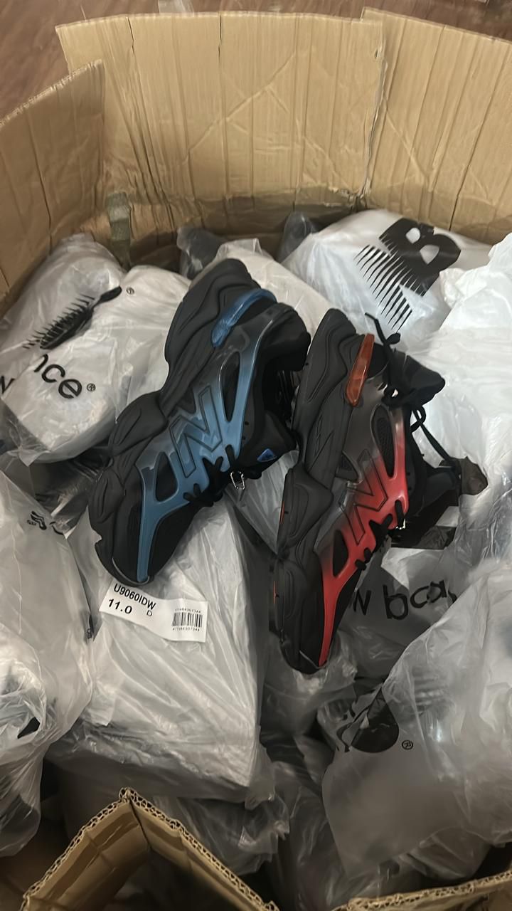 NB 9060 gradient red black