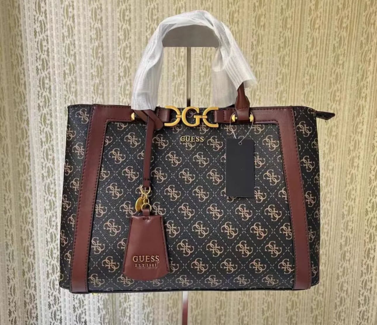 Classic medium tote bag