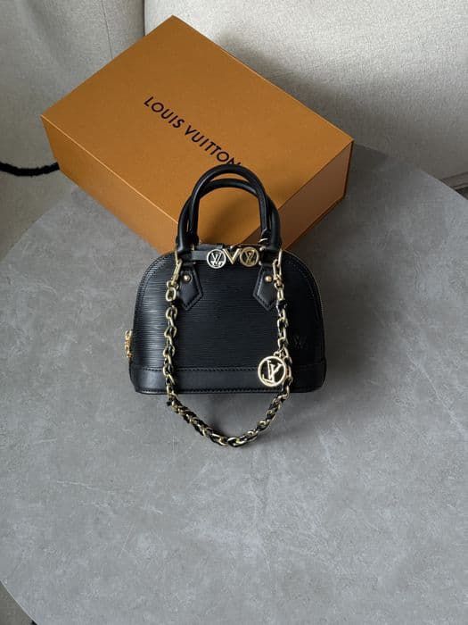 LV CROSS BODY BAGS