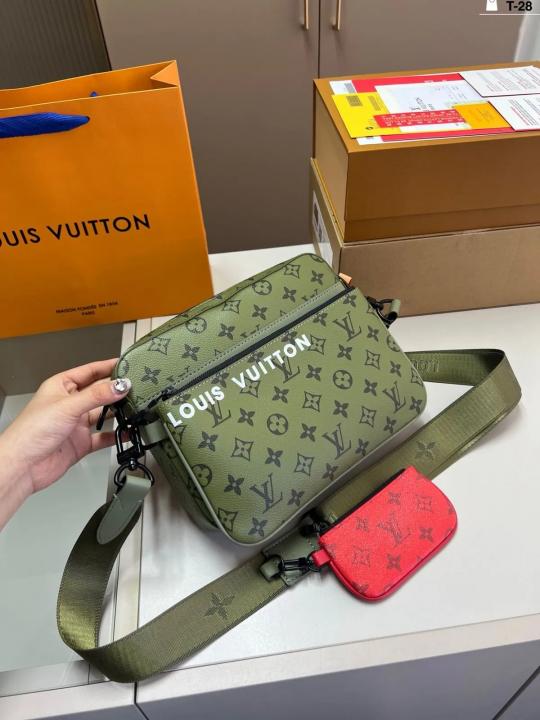 Virgil unisex side bag for travel