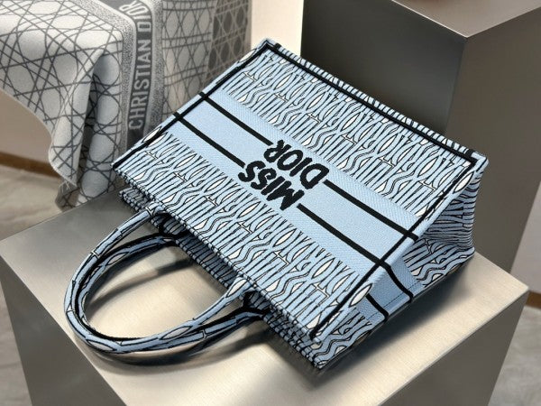 MD premium book tote