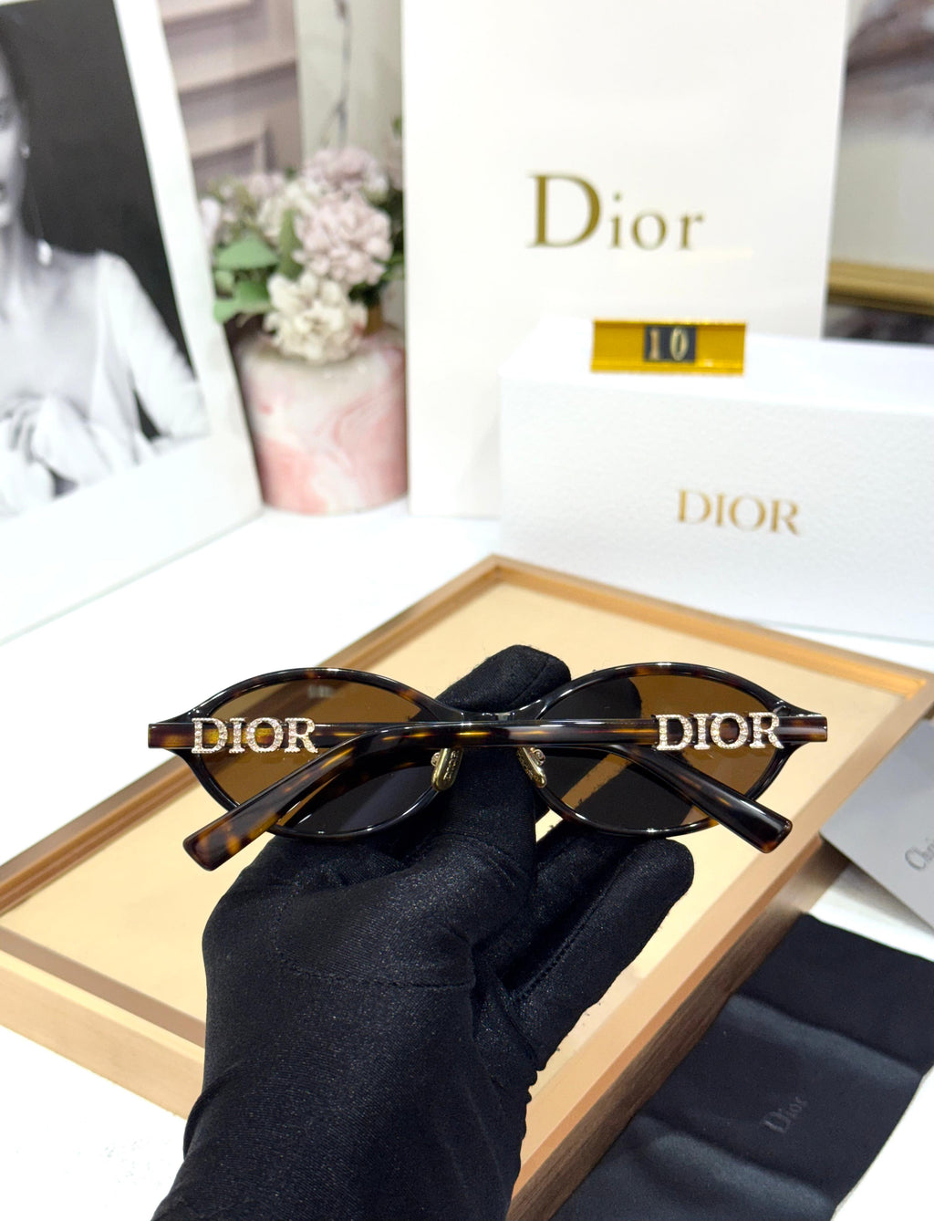 WOMEN SUNGLASSES
