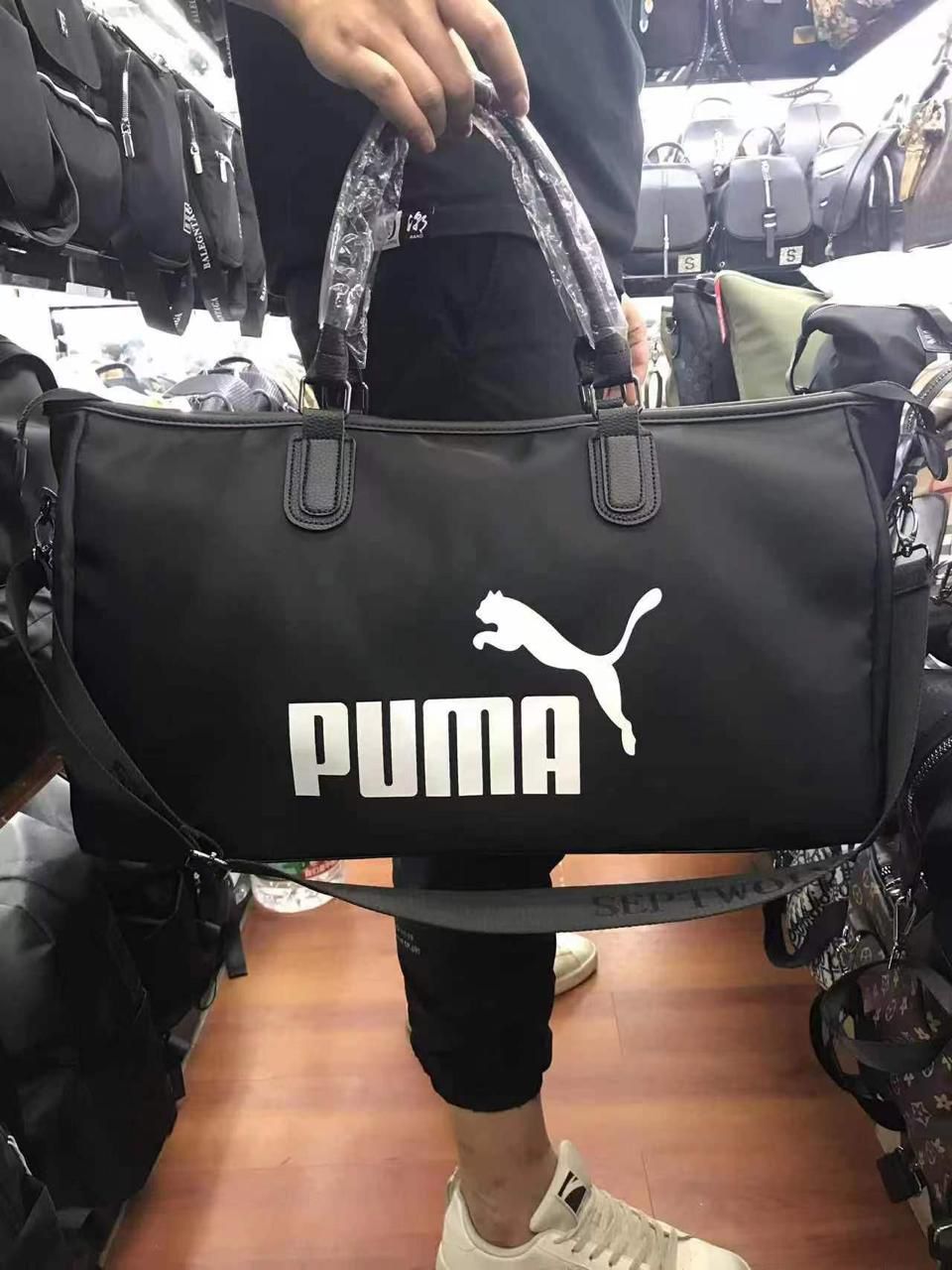 ASSORTED DUFFLE HAND BAGS