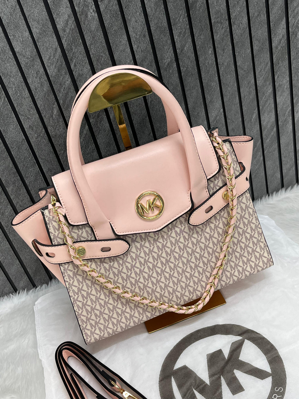 Premium shoulder bag