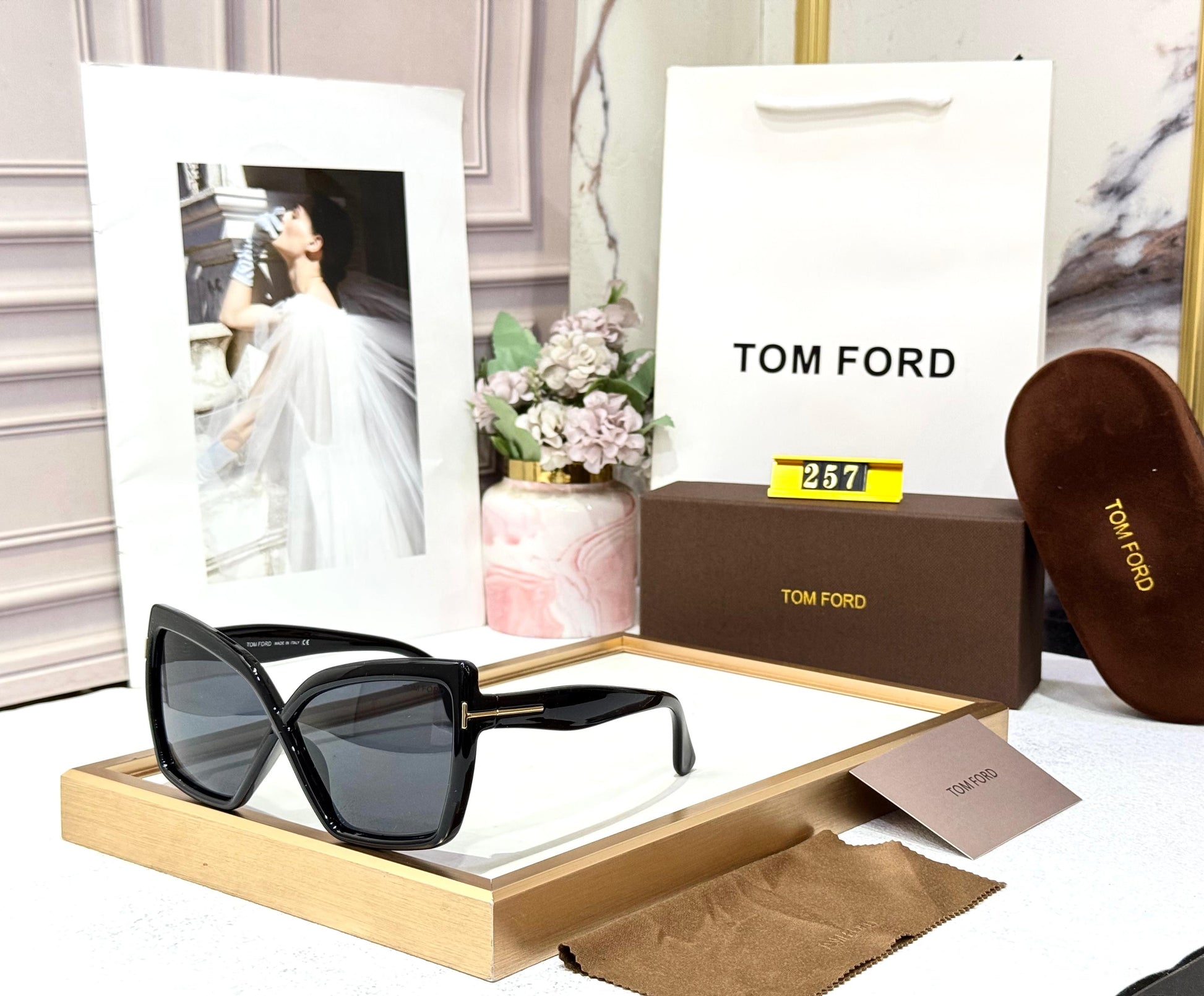 TF WOMEN SUNGLASSES