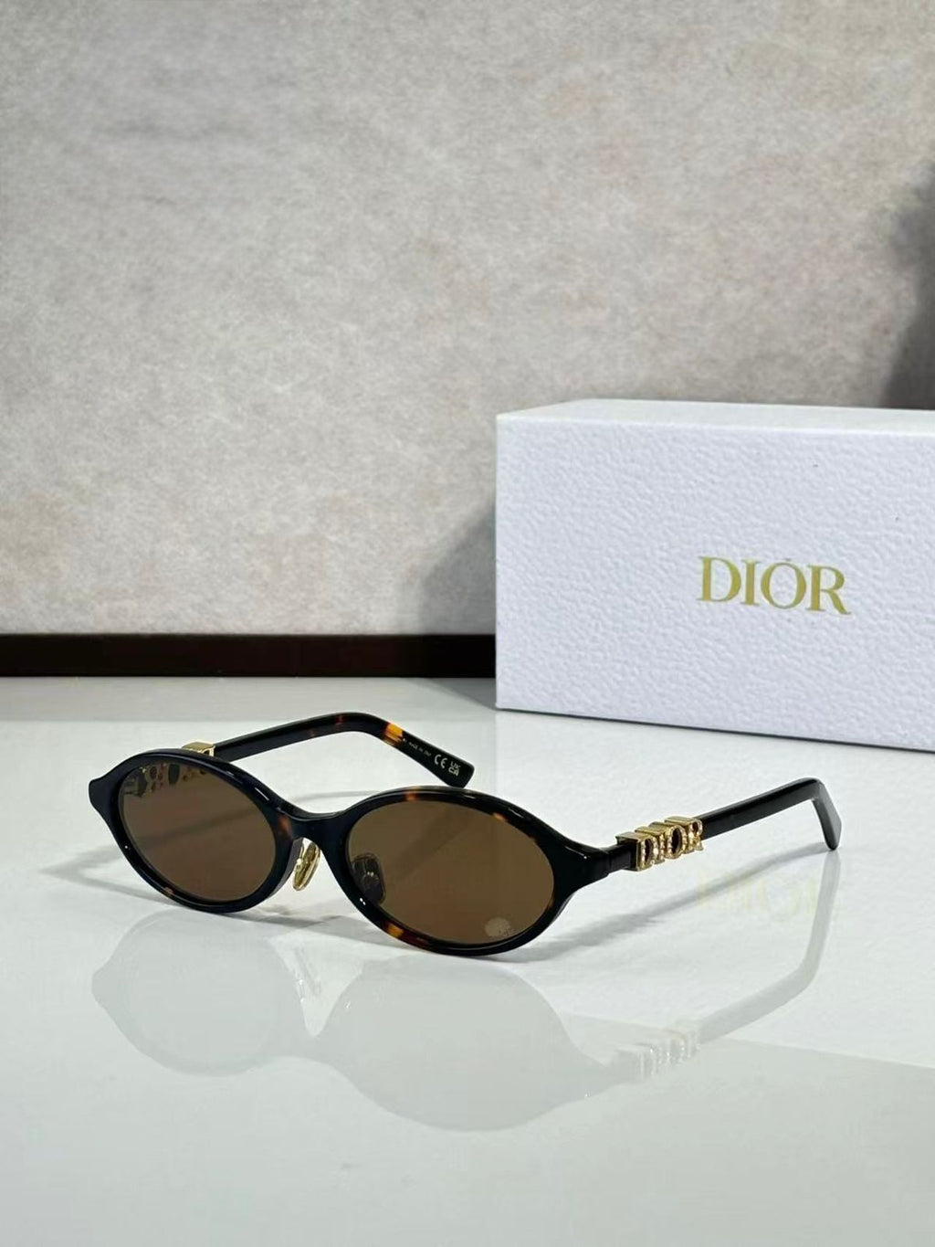 WOMEN SUNGLASSES