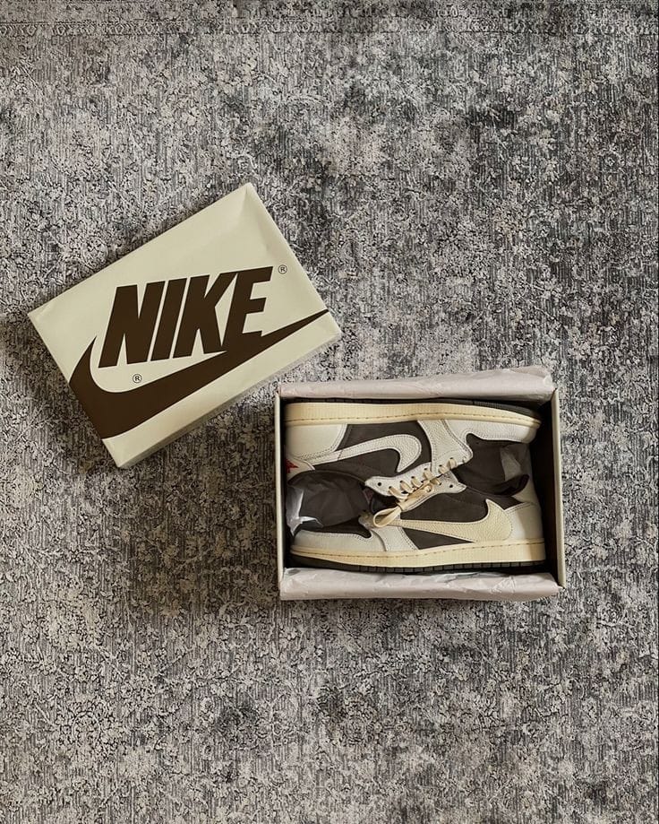 AIR JORDAN RETRO 1