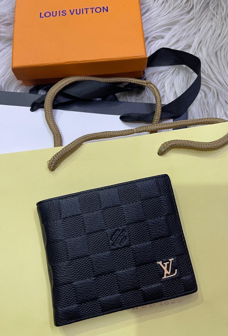 Assorted branded mens wallet