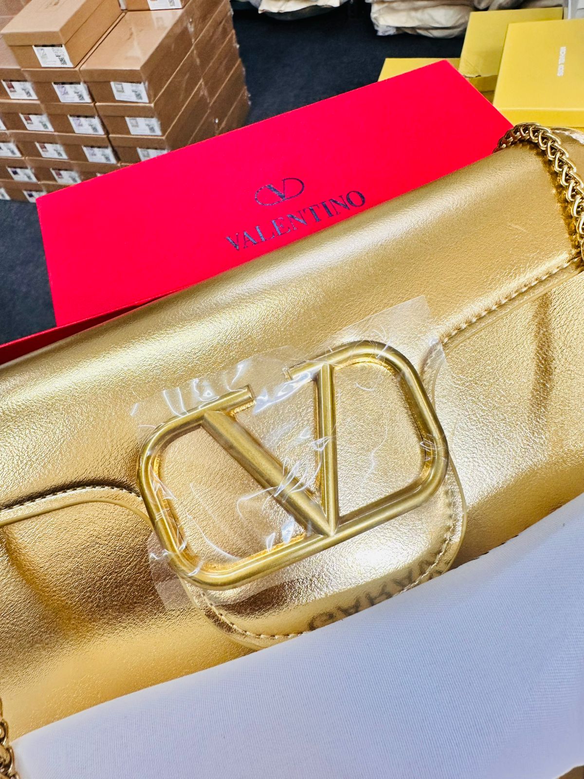 VLOGO SIGNATURE CHAIN BAG
